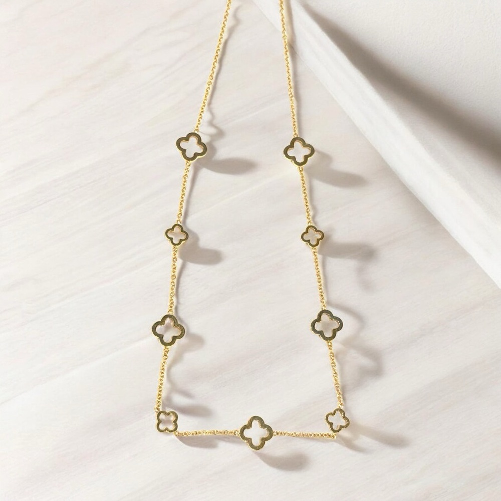 Gold Sophisticated Necklace Clover Design Fashion Jewelry